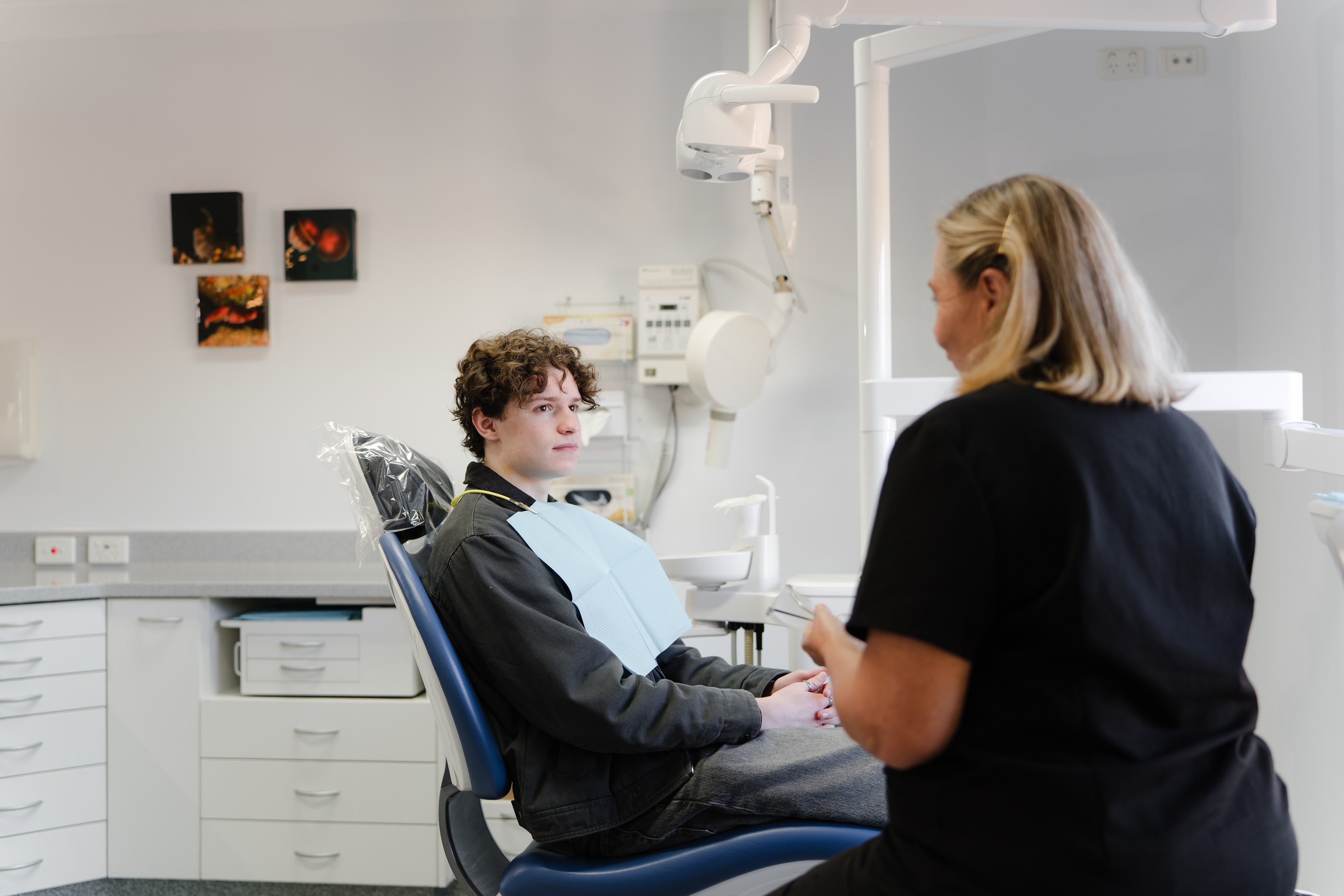 Dalkeith Dental clinician helping a patient with an urgent dental concern